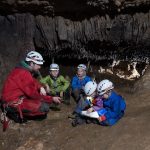 © Een familie ontdekking vanaf de grotten van Vallon Pont d'Arc met de Guides Spéléo - guides speleo d'Ardèche