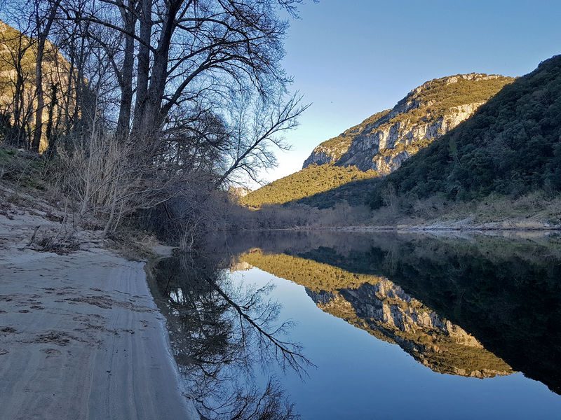 Canoë - kayak de Châmes à St Martin d'Ardèche - 24 km 1 jour avec ABACA / Ardèche Aventure