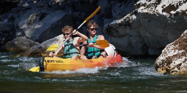 de Gorges de l'Ardèche - 24 km met het watersportcentrum van Pont d'Arc