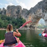 Autovrije vakantie: rechteroever Gorges de l'Ardèche, natuurlijke chic