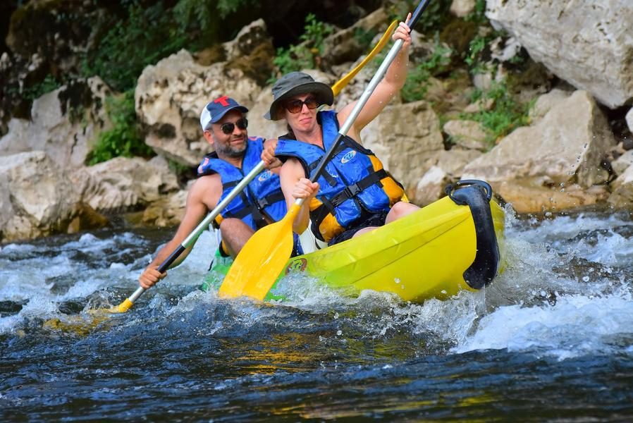 Kano - Kajak van Vallon tot St Martin d'Ardèche - 32 km / 1 dag met La Petite Mer