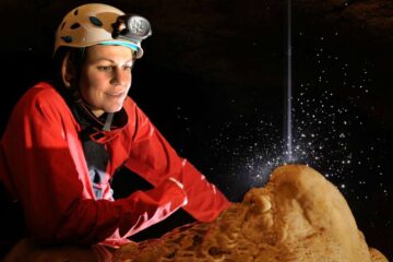 Spéléologie Ardèche ©federation-francaise-speleologie-adt07